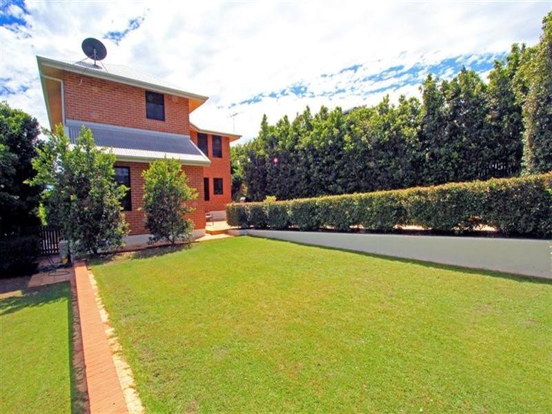 8 Herley Street, The Range QLD 4700