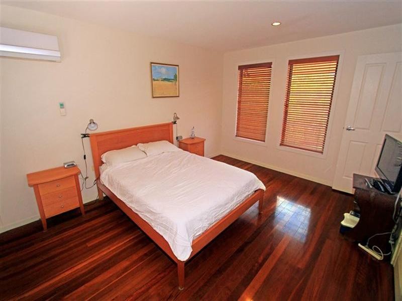 8 Herley Street, The Range QLD 4700