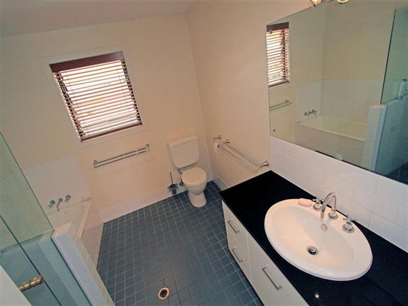 8 Herley Street, The Range QLD 4700