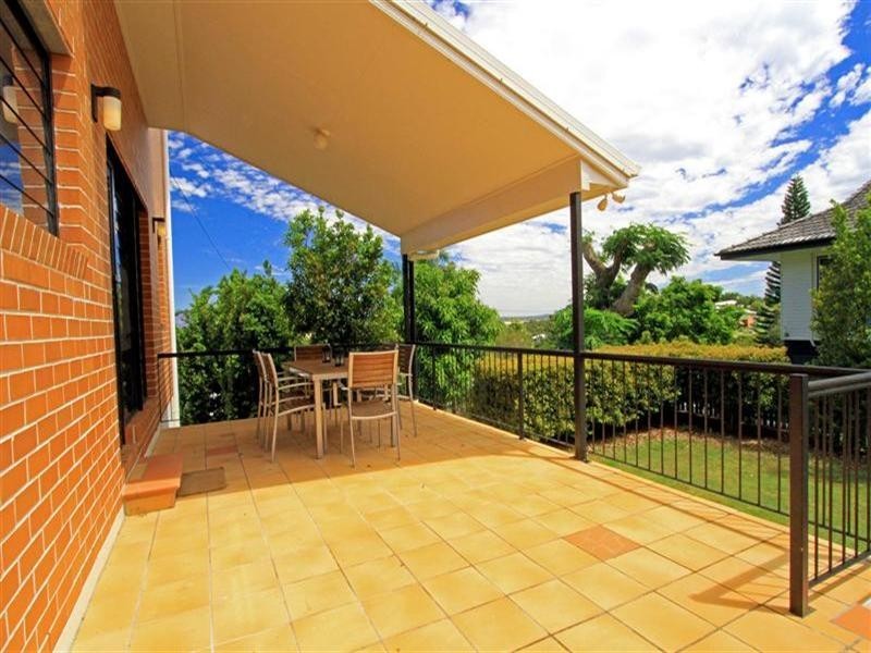 8 Herley Street, The Range QLD 4700