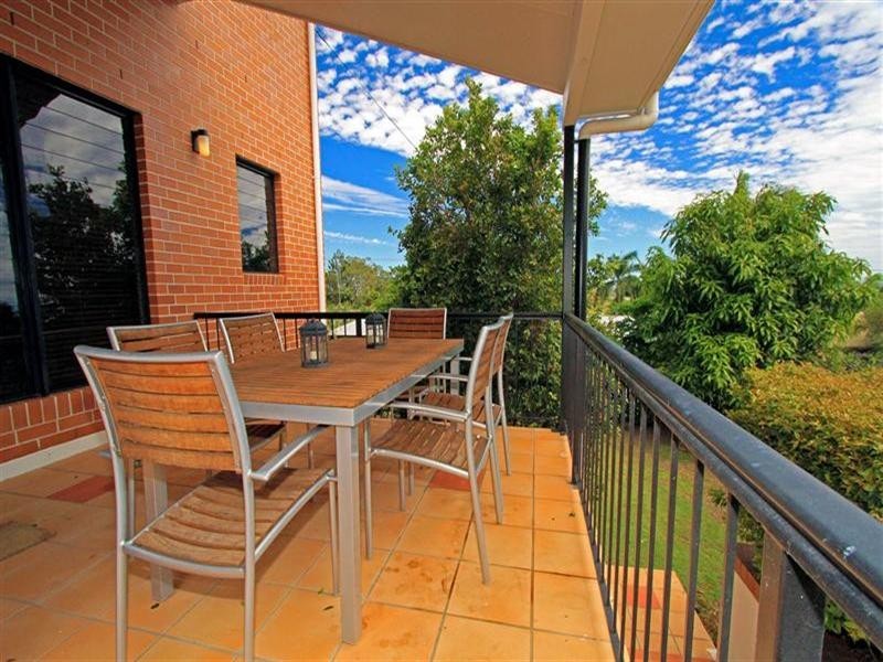 8 Herley Street, The Range QLD 4700