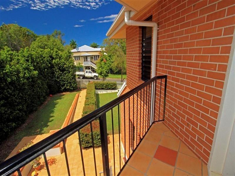 8 Herley Street, The Range QLD 4700