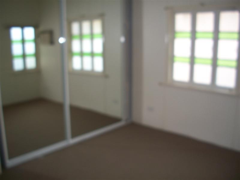 33 THOMASSON Street, Park Avenue QLD 4701