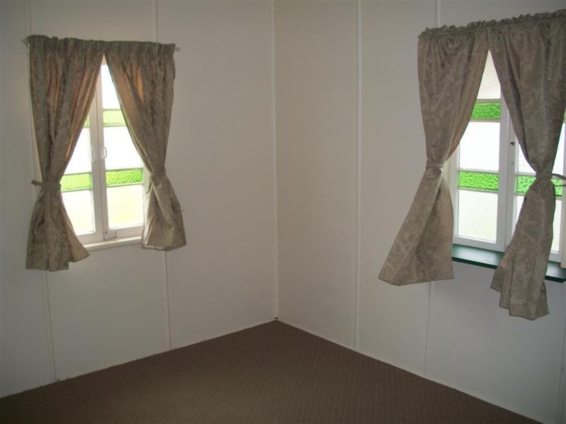 33 THOMASSON Street, Park Avenue QLD 4701