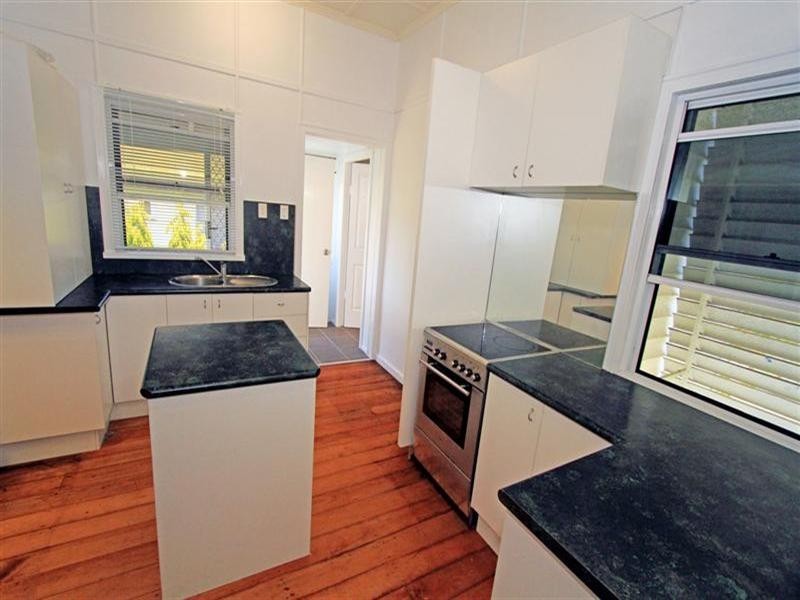 17 Meade Street, Wandal QLD 4700