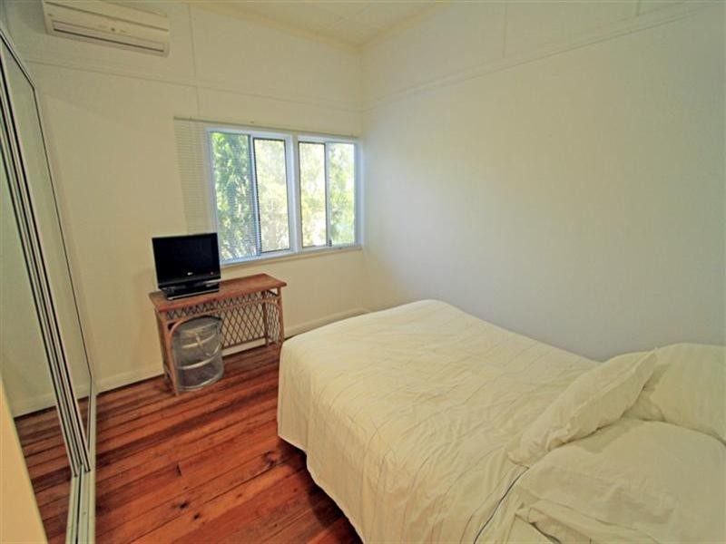 17 Meade Street, Wandal QLD 4700