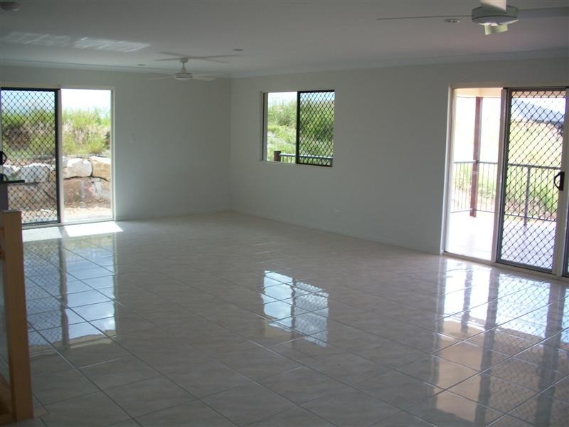 18 KILKENNY Court, Kawana QLD 4701