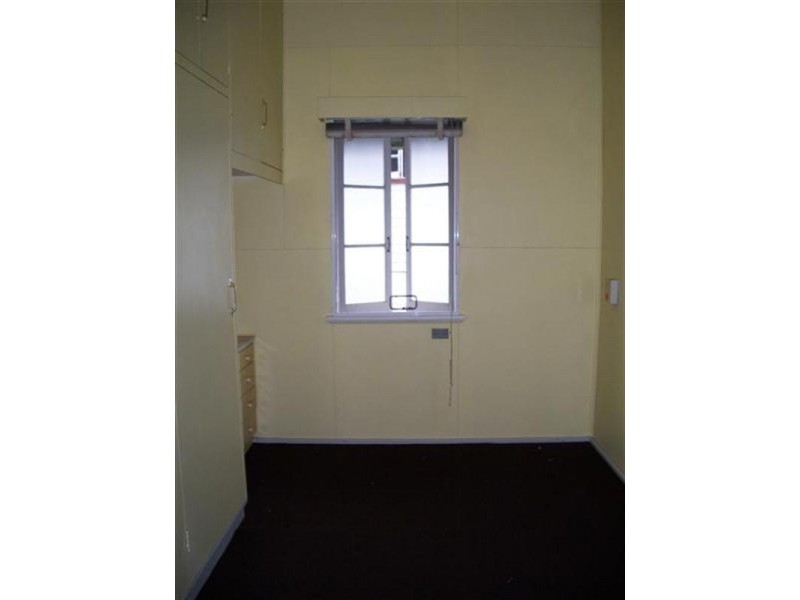 143 CAROLINE Street, The Range QLD 4700