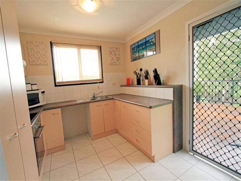 11 Charles Street, Berserker QLD 4701