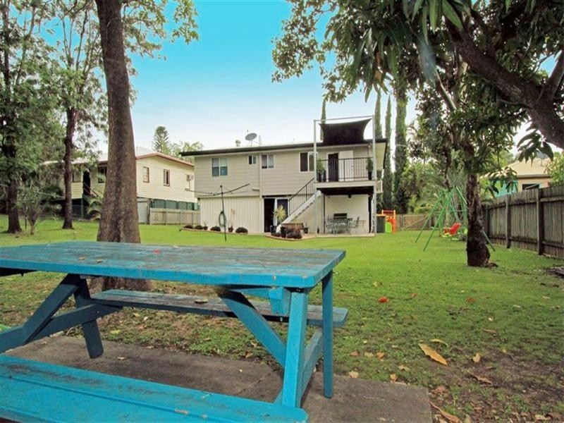 11 Charles Street, Berserker QLD 4701