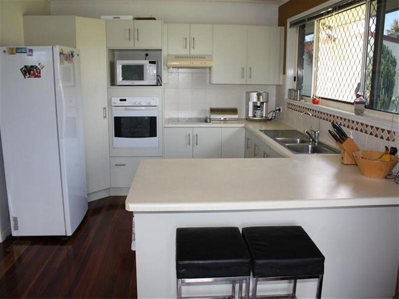 52 Angela Road, Rockyview QLD 4701