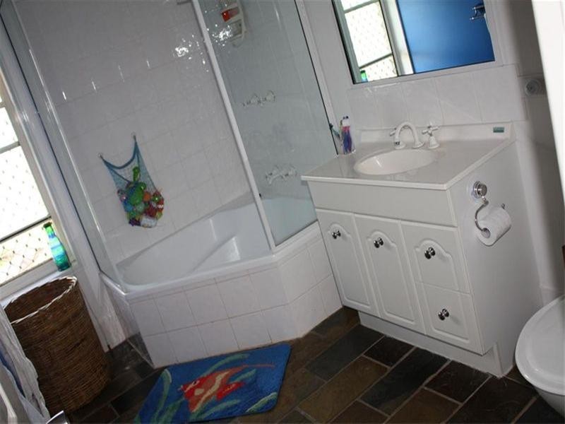 52 Angela Road, Rockyview QLD 4701