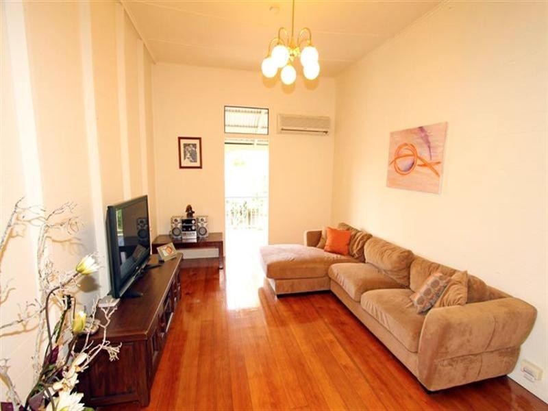 4 DAVIS Street, The Range QLD 4700