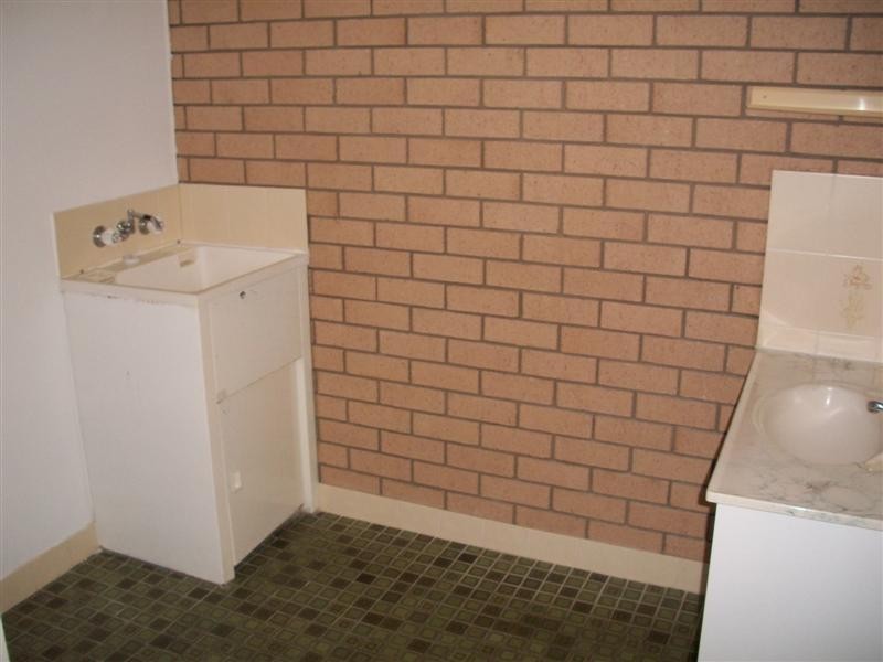 4/6 BURNS Street, Frenchville QLD 4701