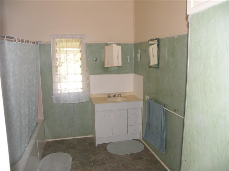 10 LUCK Avenue, Wandal QLD 4700