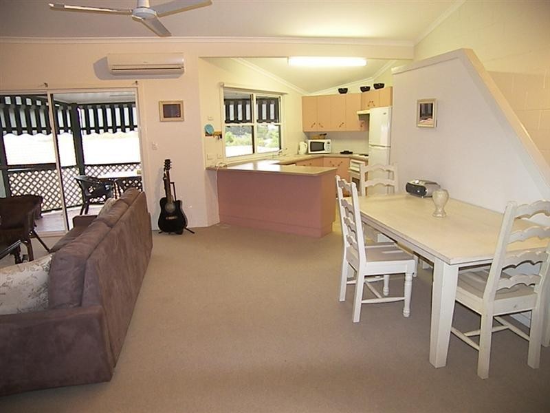 2/31 King Street, The Range QLD 4700