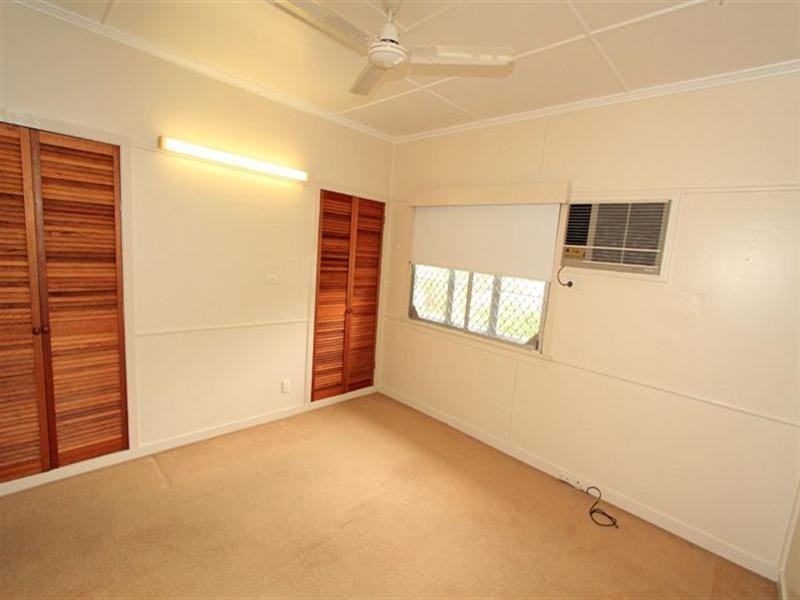 8B KNUTSFORD Street, Wandal QLD 4700