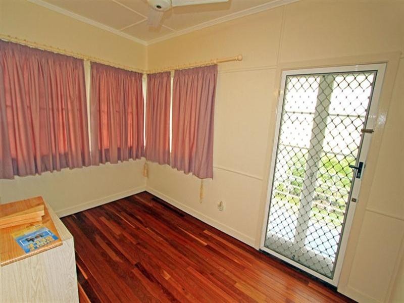 8B KNUTSFORD Street, Wandal QLD 4700