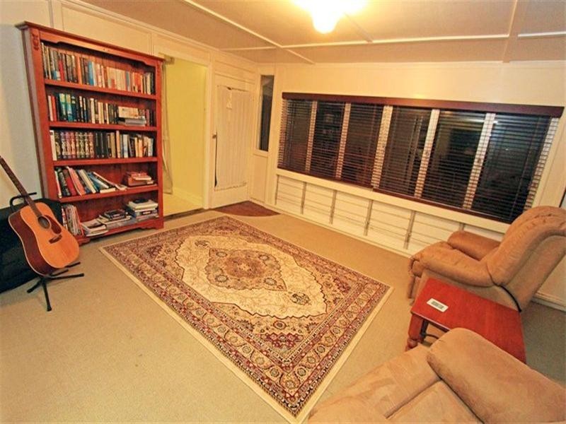 18 James Street, The Range QLD 4700