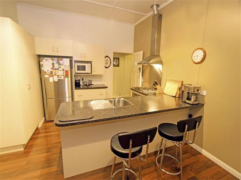 18 James Street, The Range QLD 4700