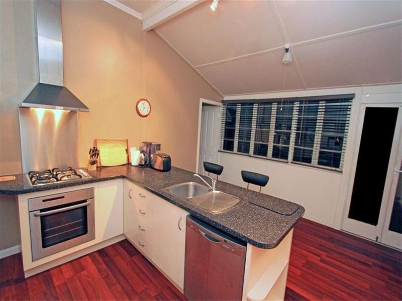 18 James Street, The Range QLD 4700