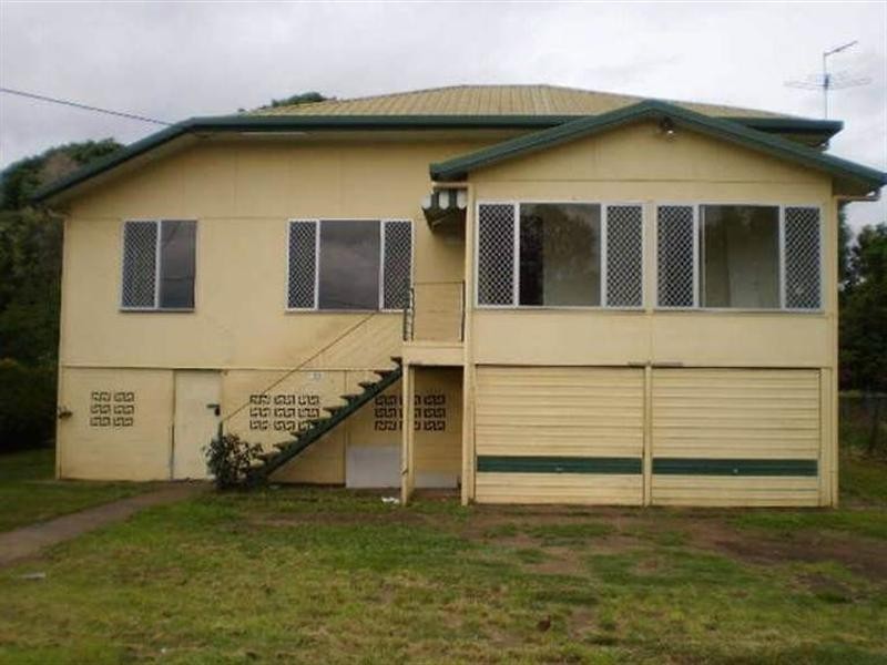 33 Cowap Street, Park Avenue QLD 4701