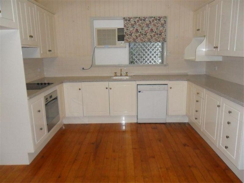 110 CAROLINE Street, The Range QLD 4700