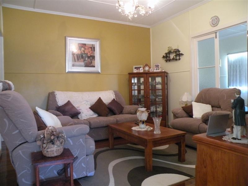 23 Thomasson Street, Park Avenue QLD 4701