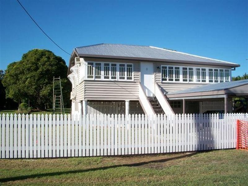 8 Bertram Street, Park Avenue QLD 4701