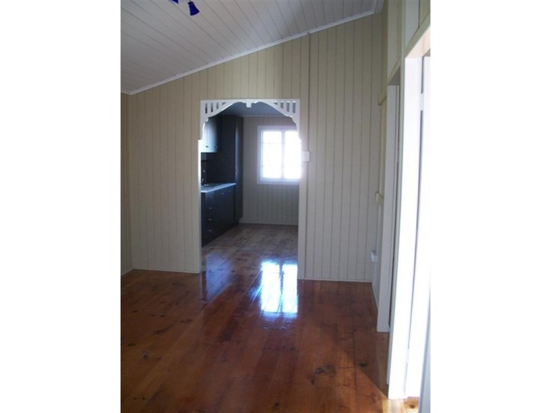 8 Bertram Street, Park Avenue QLD 4701