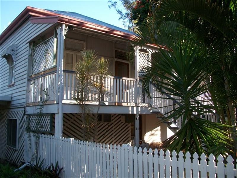 11 Private Street, Allenstown QLD 4700