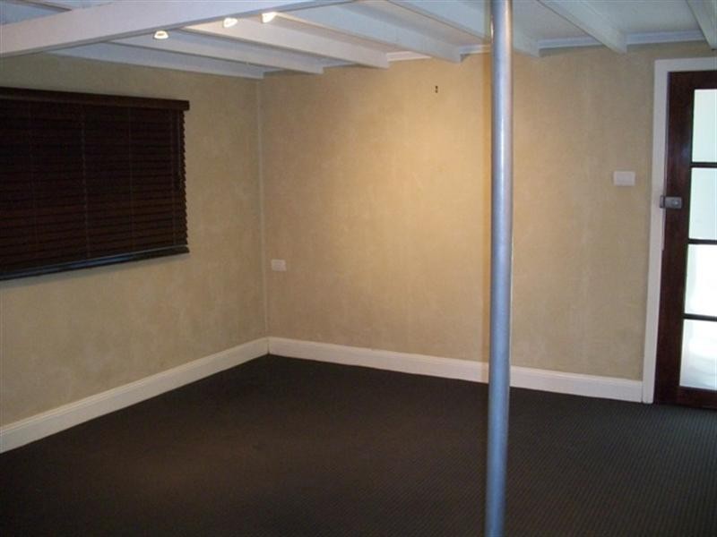 11 Private Street, Allenstown QLD 4700