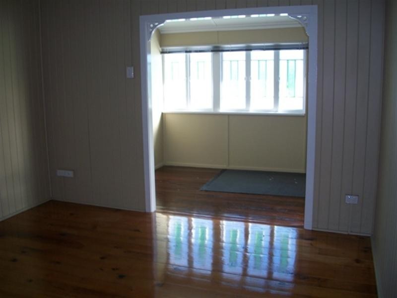 8 Bertram Street, Park Avenue QLD 4701