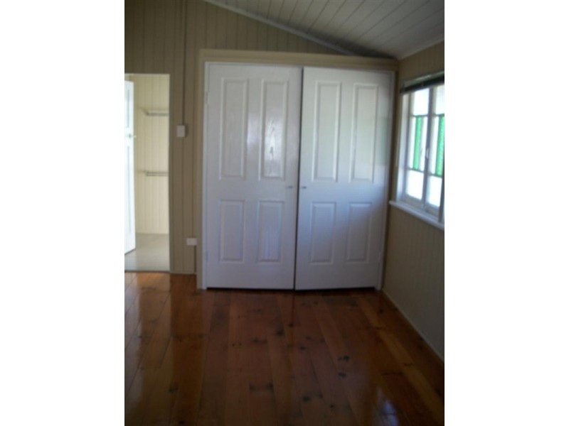 8 Bertram Street, Park Avenue QLD 4701