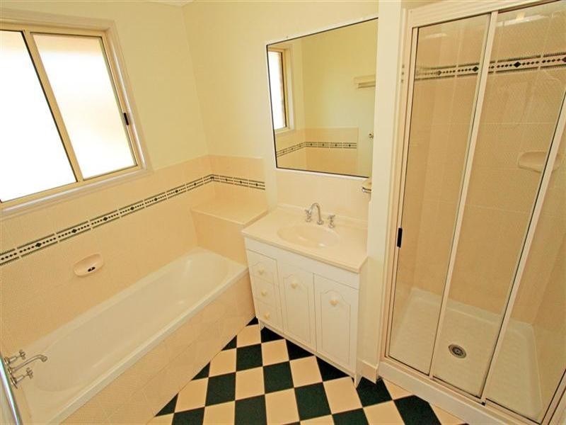 4 Esme Place, Gracemere QLD 4702