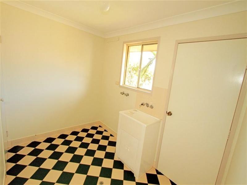 4 Esme Place, Gracemere QLD 4702