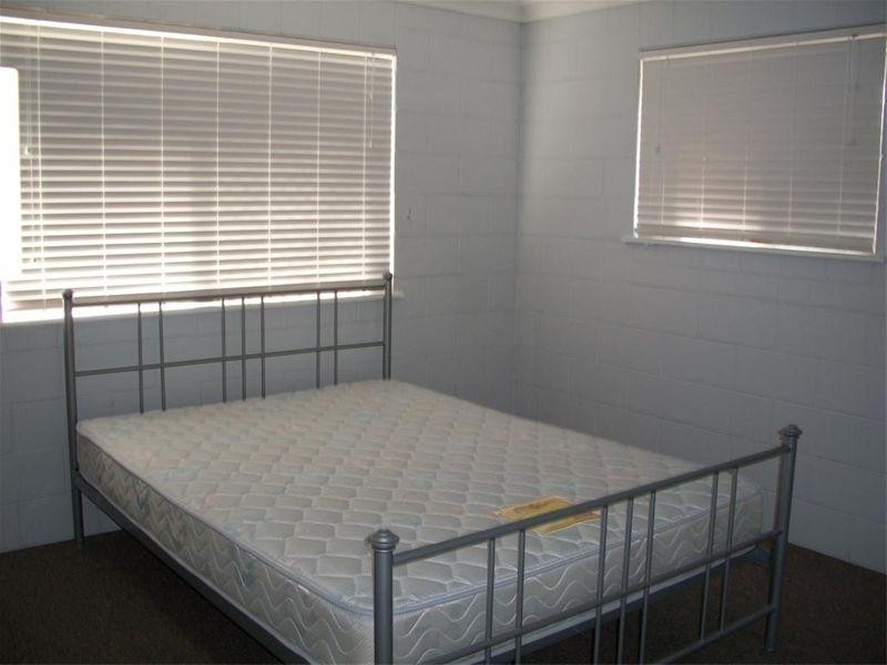2/20 JEFFRIES Street, The Range QLD 4700