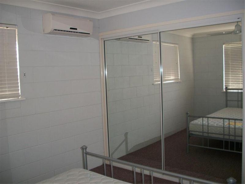 2/20 JEFFRIES Street, The Range QLD 4700