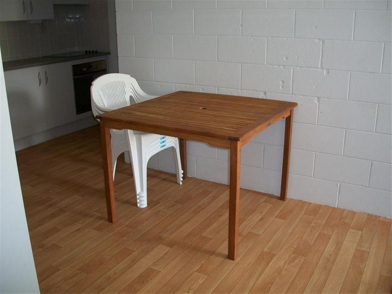 2/20 JEFFRIES Street, The Range QLD 4700