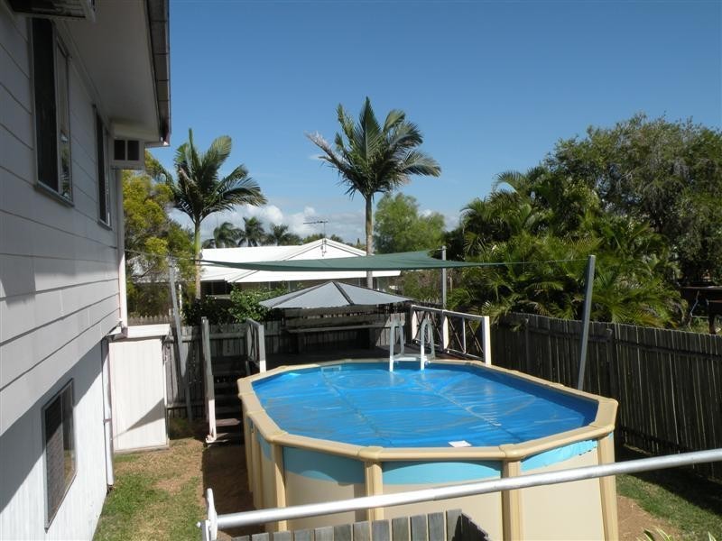 15 Duffy Street, Kawana QLD 4701
