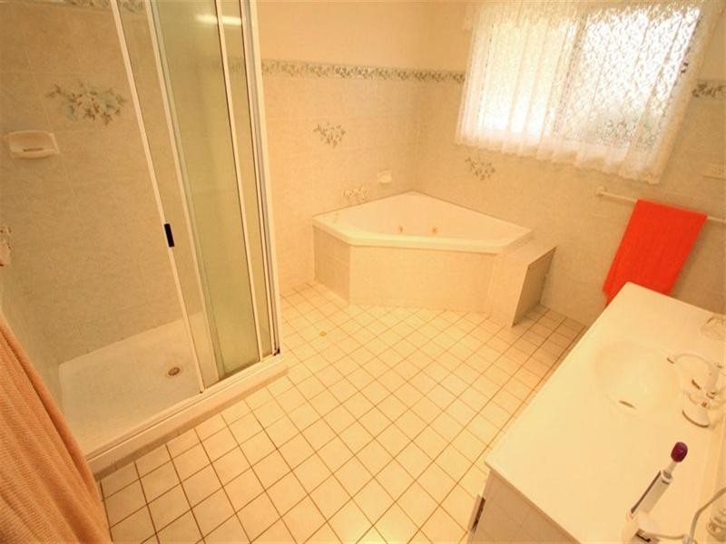 106 Donovan Crescent, Gracemere QLD 4702