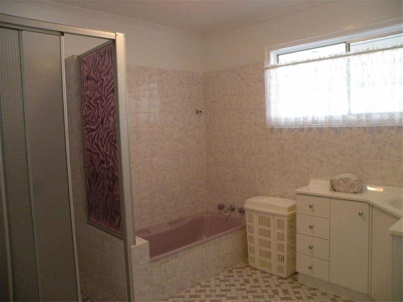 25 Harwood Street, Park Avenue QLD 4701