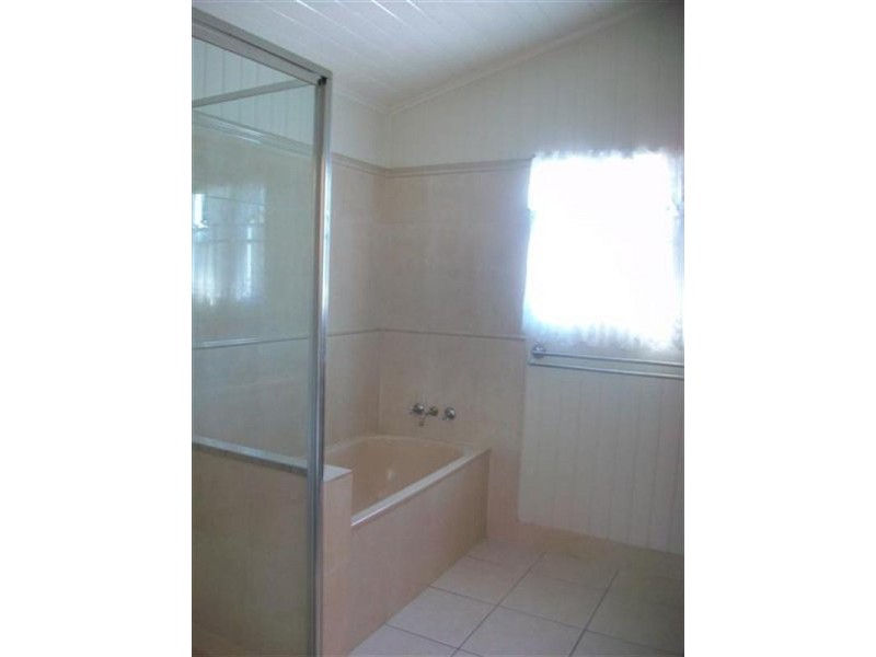 1/21 BERTRAM Street, Park Avenue QLD 4701