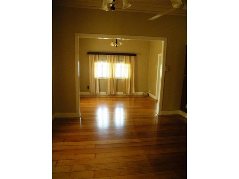 20 QUEEN Street, The Range QLD 4700