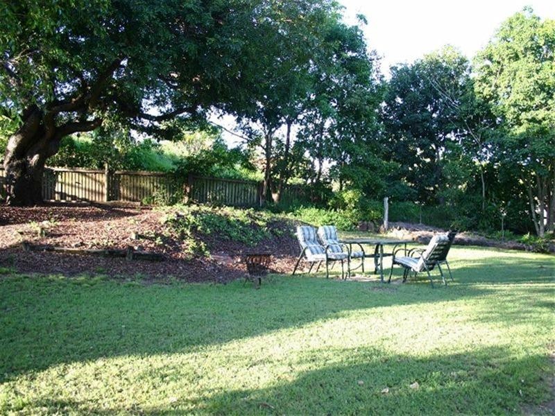 6 Athelstane Terrace, The Range QLD 4700