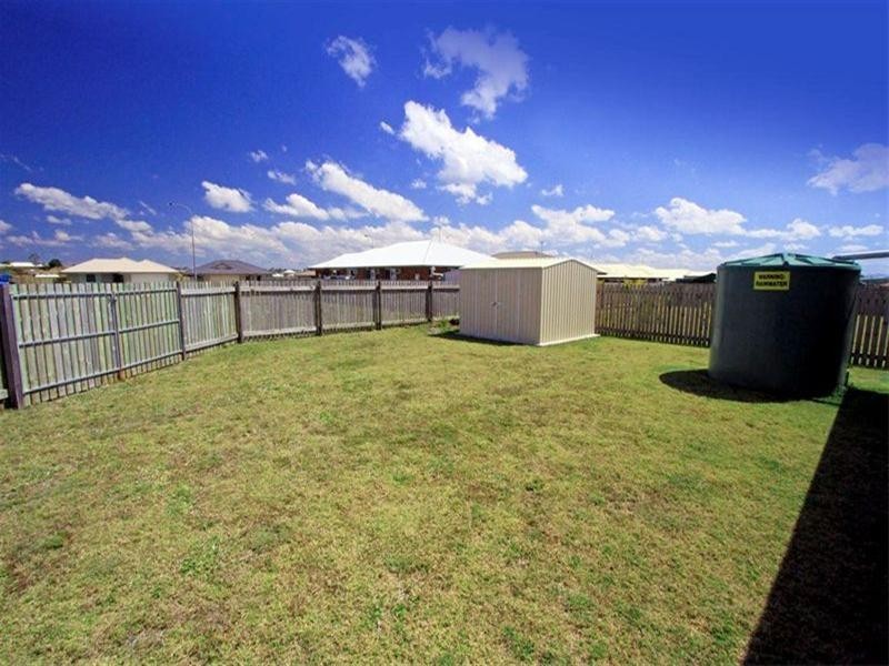 1 William Close, Gracemere QLD 4702