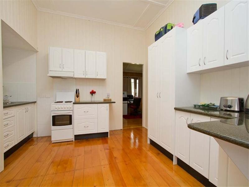 31 Edward Street, Berserker QLD 4701