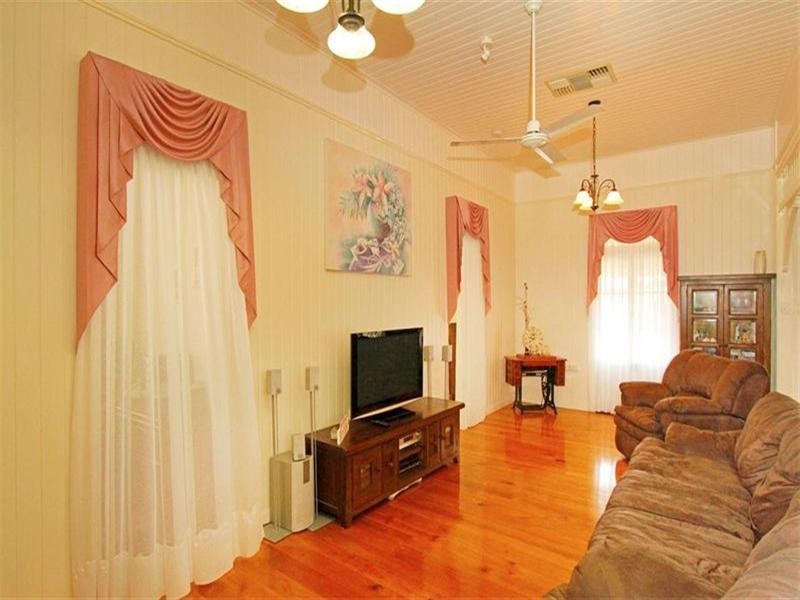 33 Hartley Street, Wandal QLD 4700