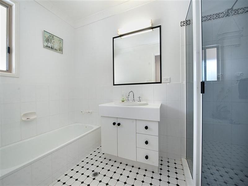 16 FORBES Avenue, Frenchville QLD 4701