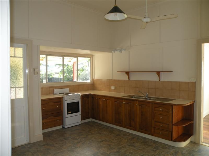 75 Armstrong Street, Berserker QLD 4701
